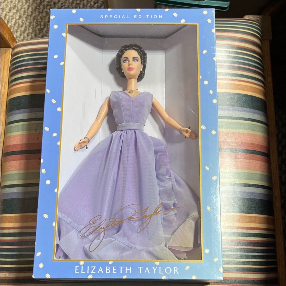 Elizabeth Taylor Special Edition Lavender Collector Doll
